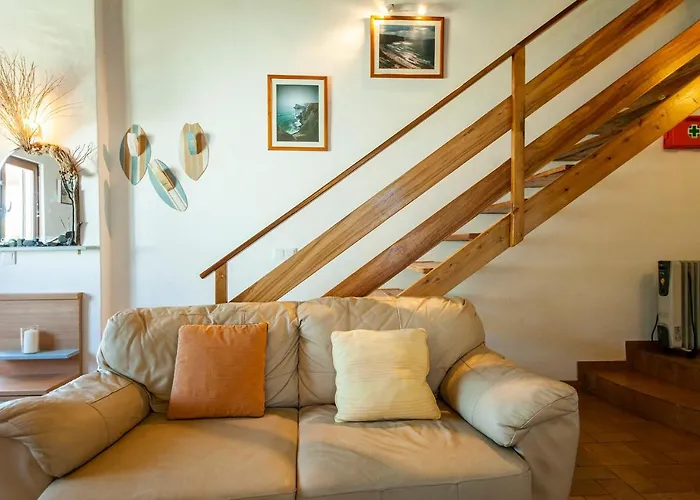 H - Montes De Praias Guesthouse