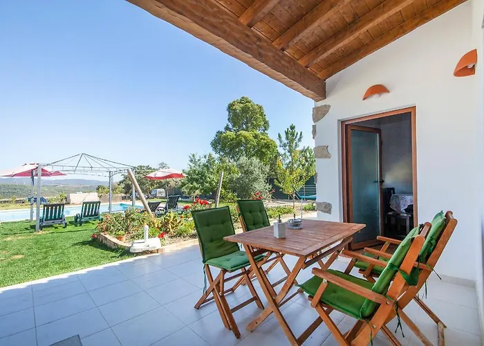 H - Montes De Praias Guesthouse